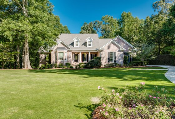 3445 Strawberry Lane, Cumming GA 30041 - home for sale near Lake Lanier