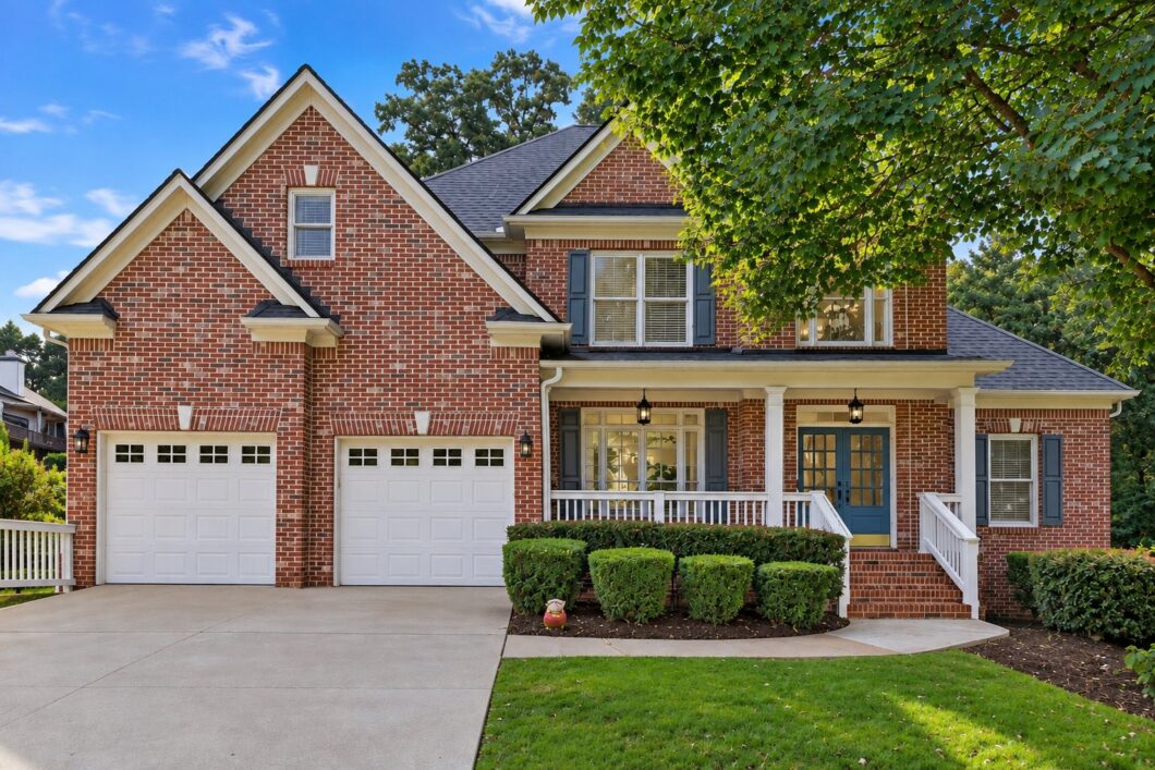 5370_Avonshire Ln, Cumming GA home for sale with In-Law Suite